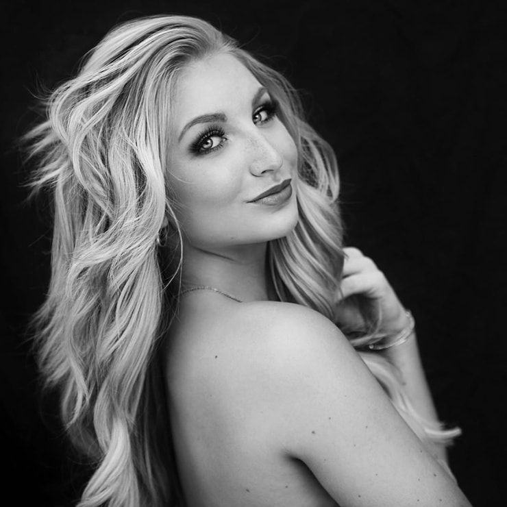 Shayna Holt