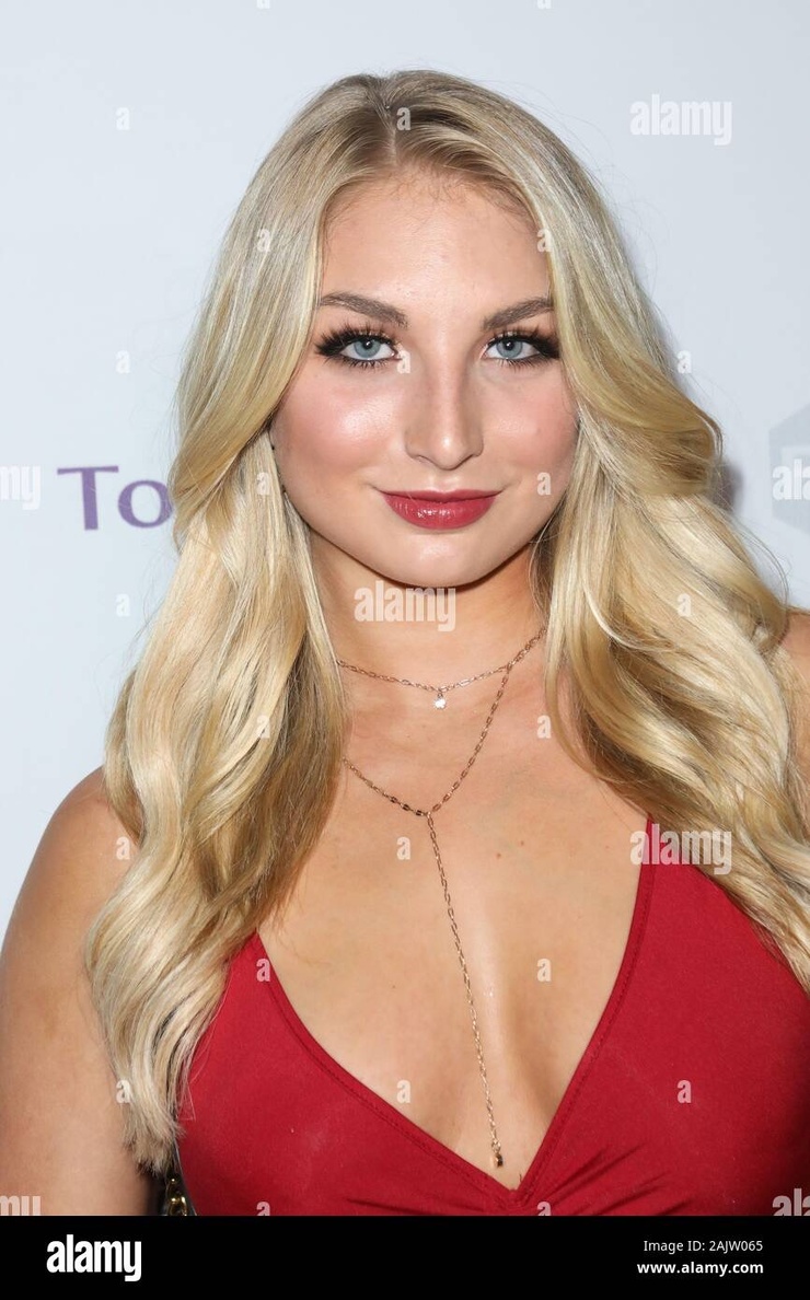 Shayna Holt