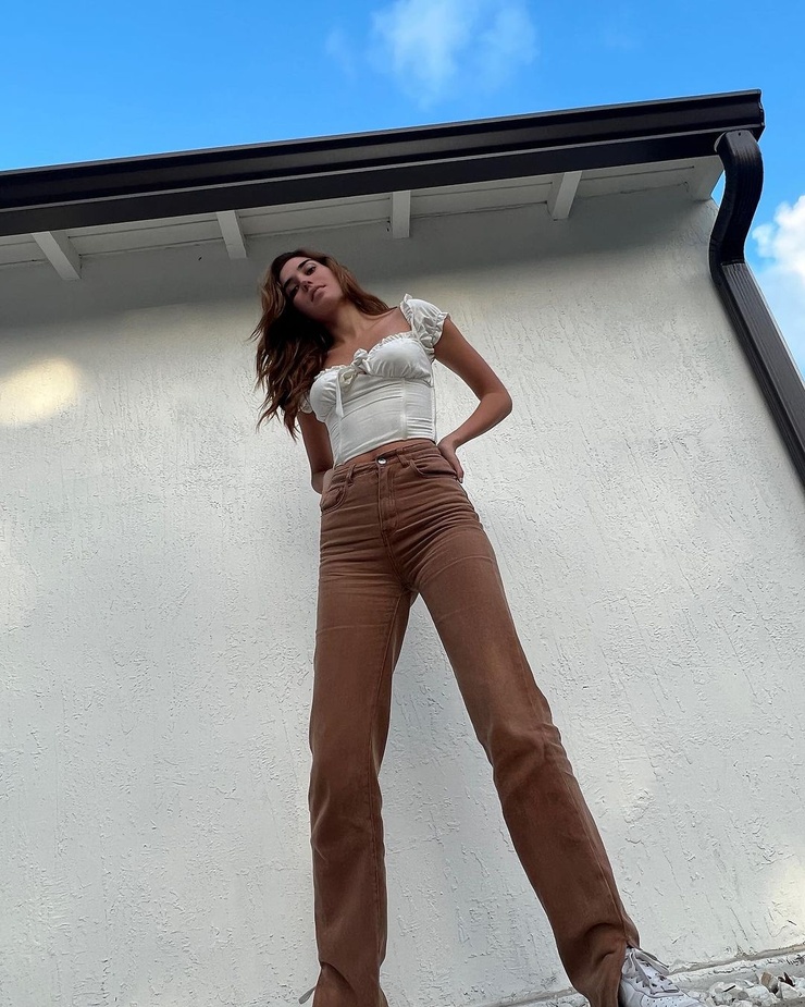 Rachell Vallori Rachell Vallori