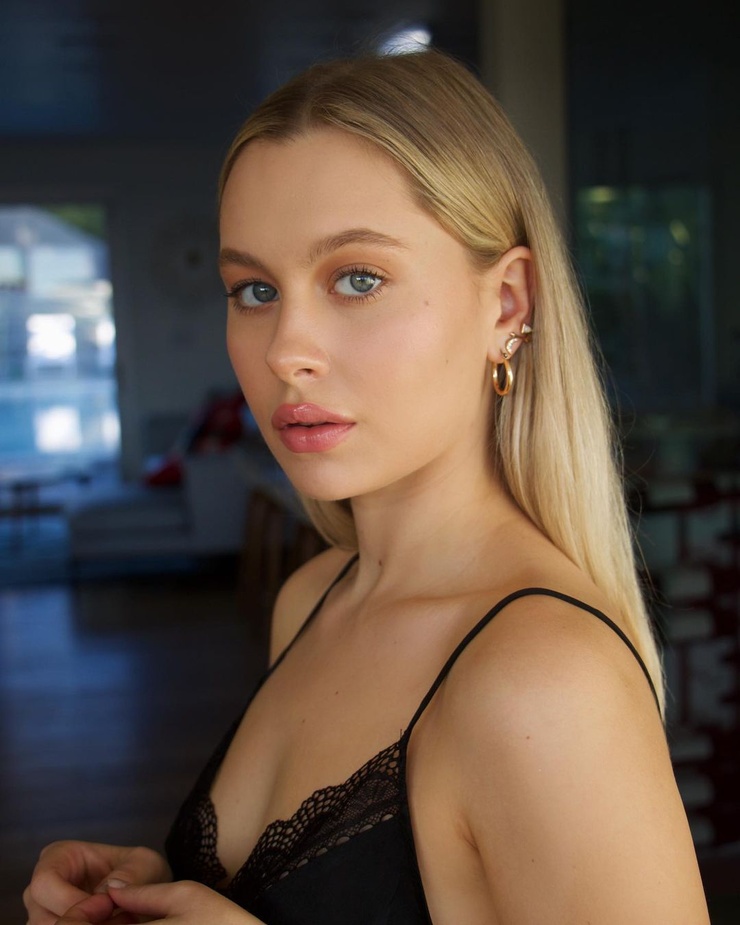 Natasha Bure Natasha Bure