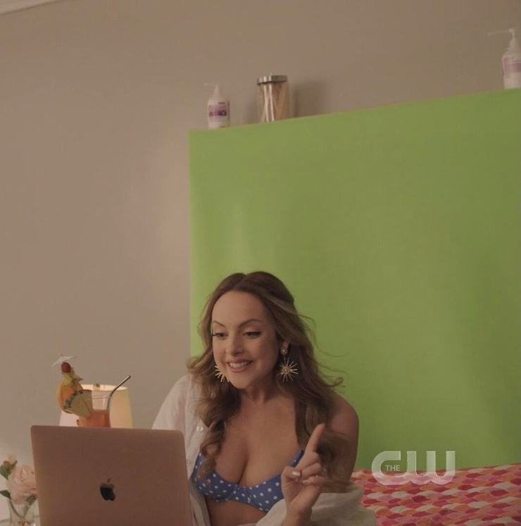 Elizabeth Gillies Elizabeth Gillies