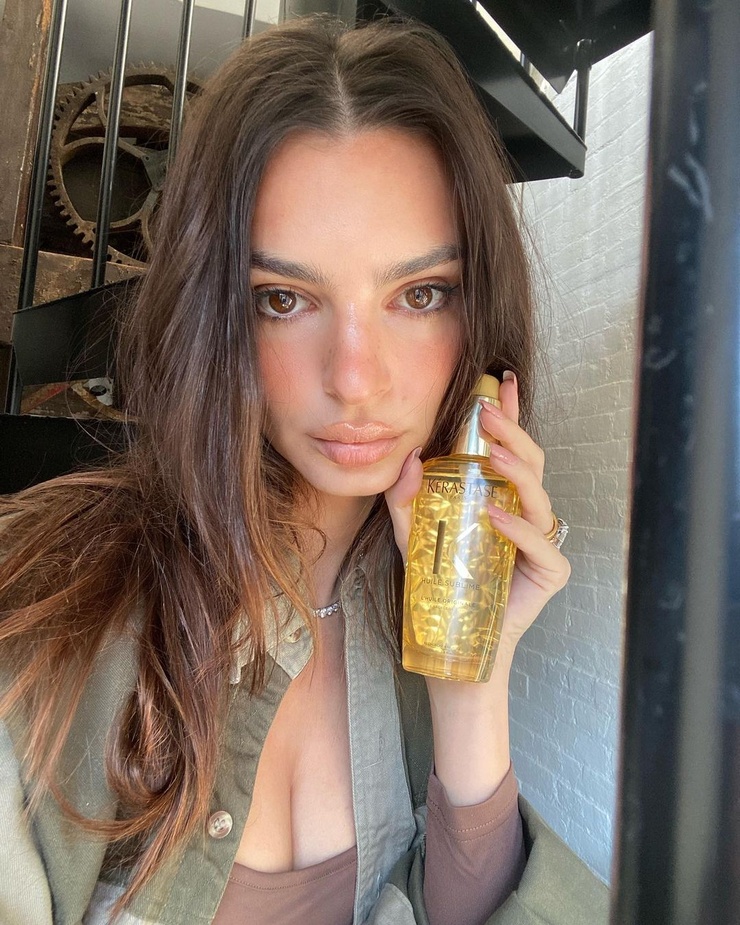 Emily Ratajkowski