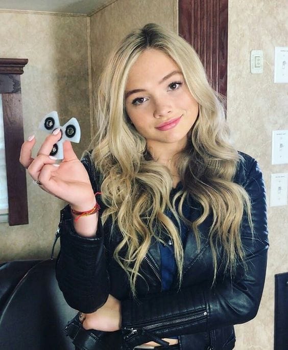 Natalie Alyn Lind