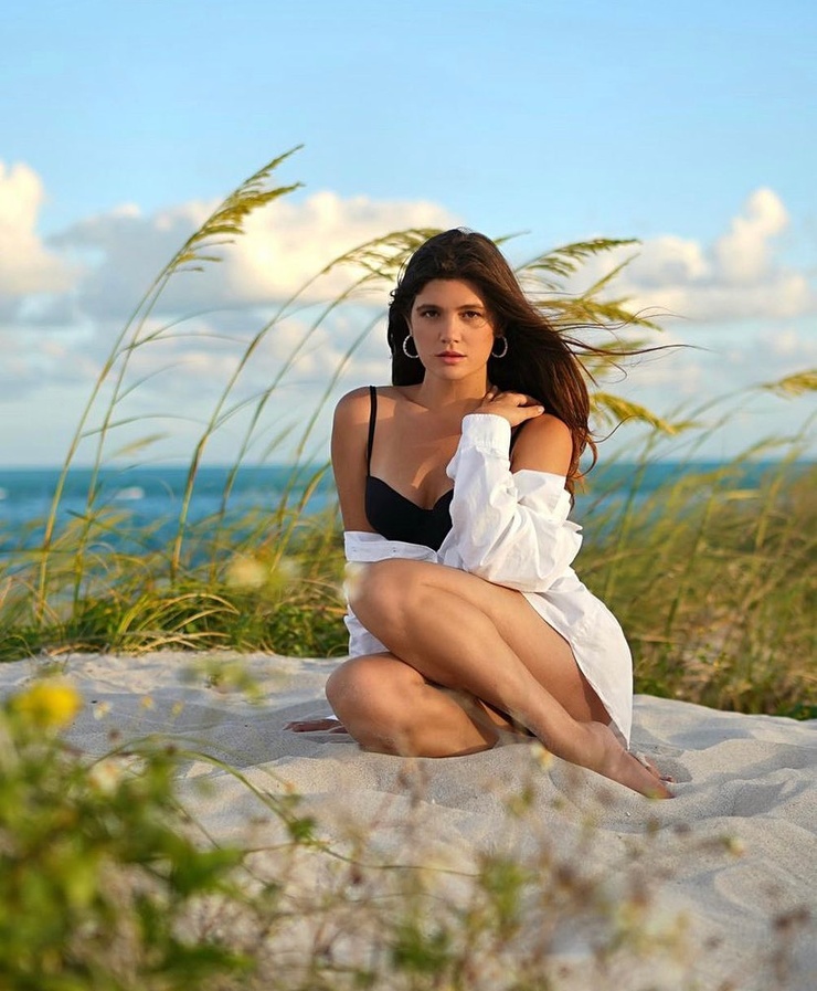 Daniela Tapia Daniela Tapia