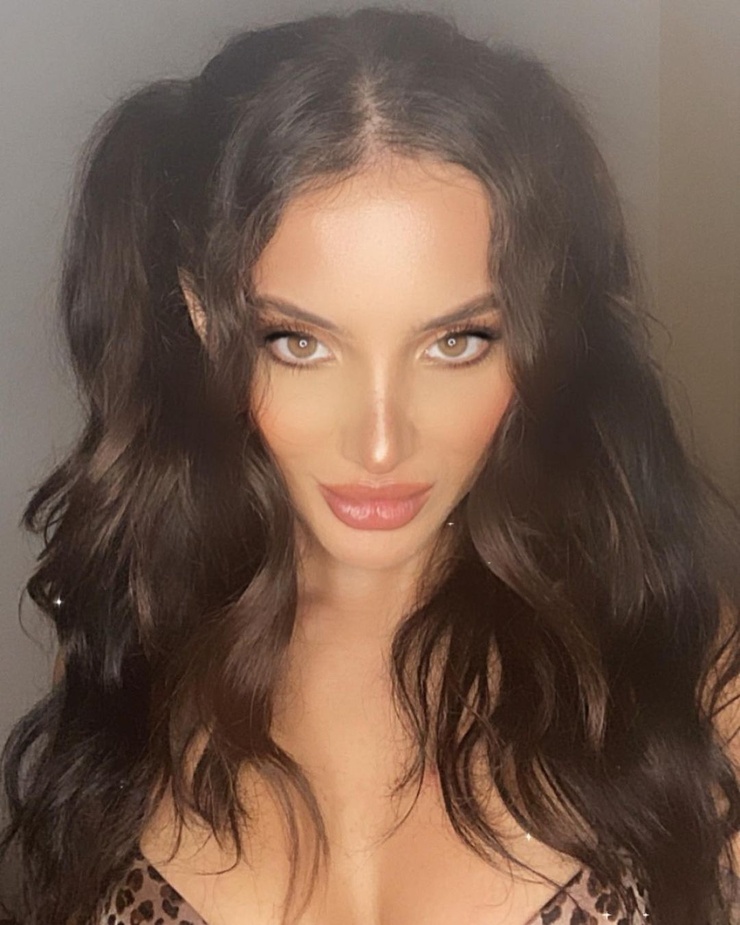 Picture of Riley Riviera