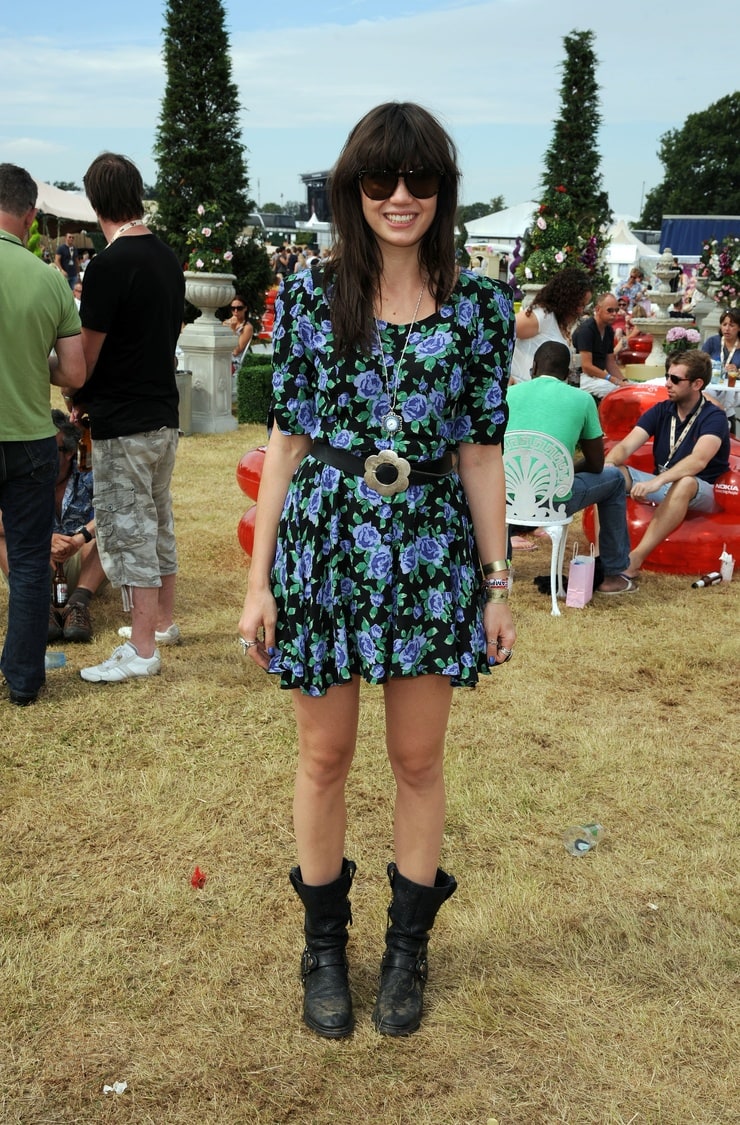 Daisy Lowe