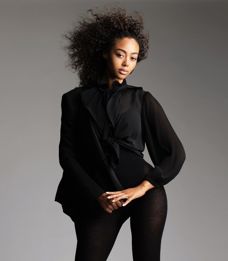 Bella Harris