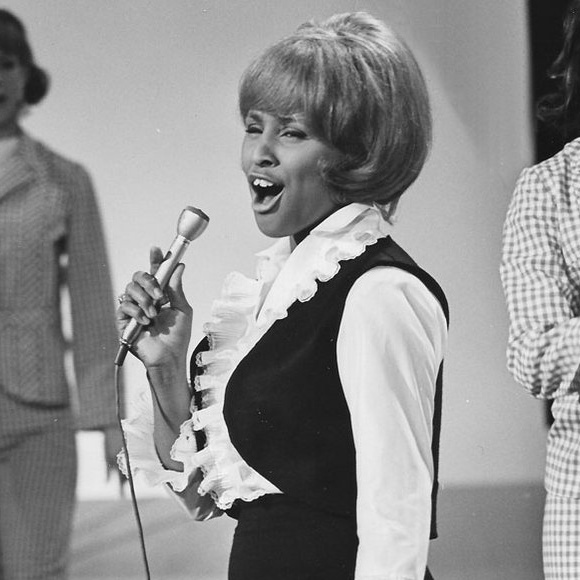 Darlene Love