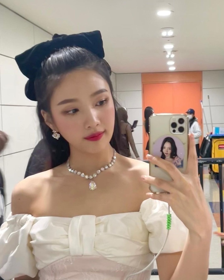 Joy (Park Soo Young)