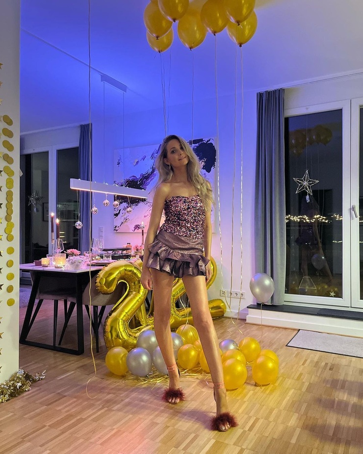 Anna Hiltrop Anna Hiltrop