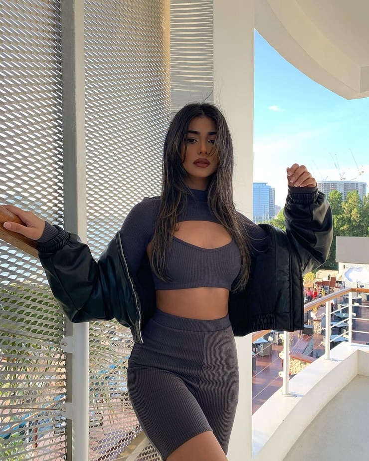 Iffat Marashi