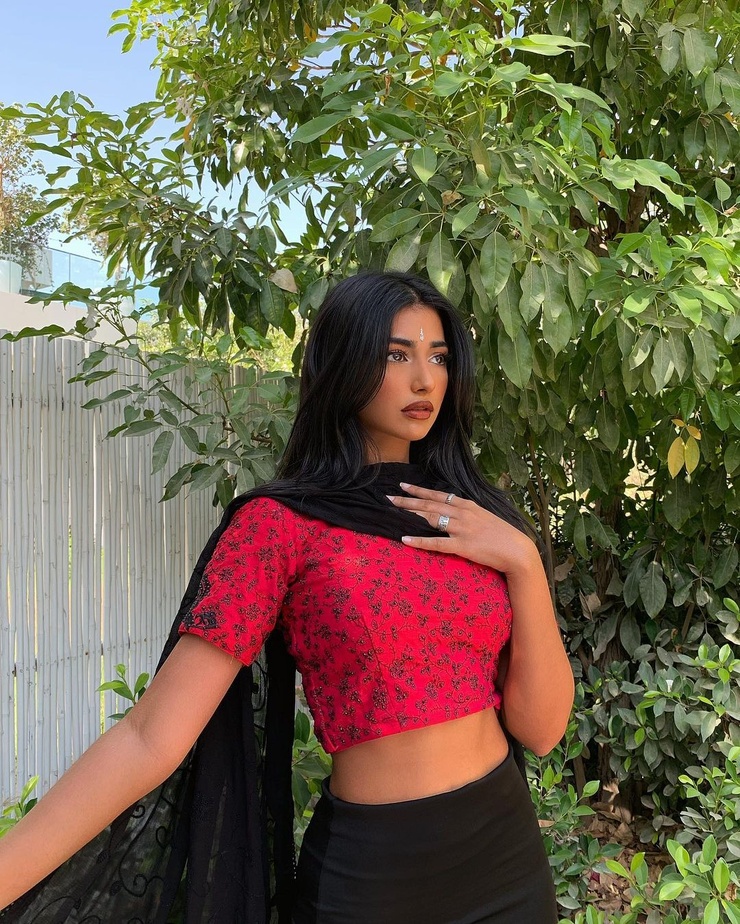 Iffat Marashi