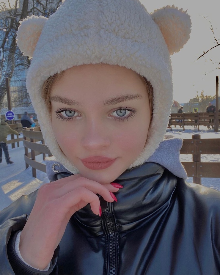 Anastasia Rozhkova Anastasia Rozhkova