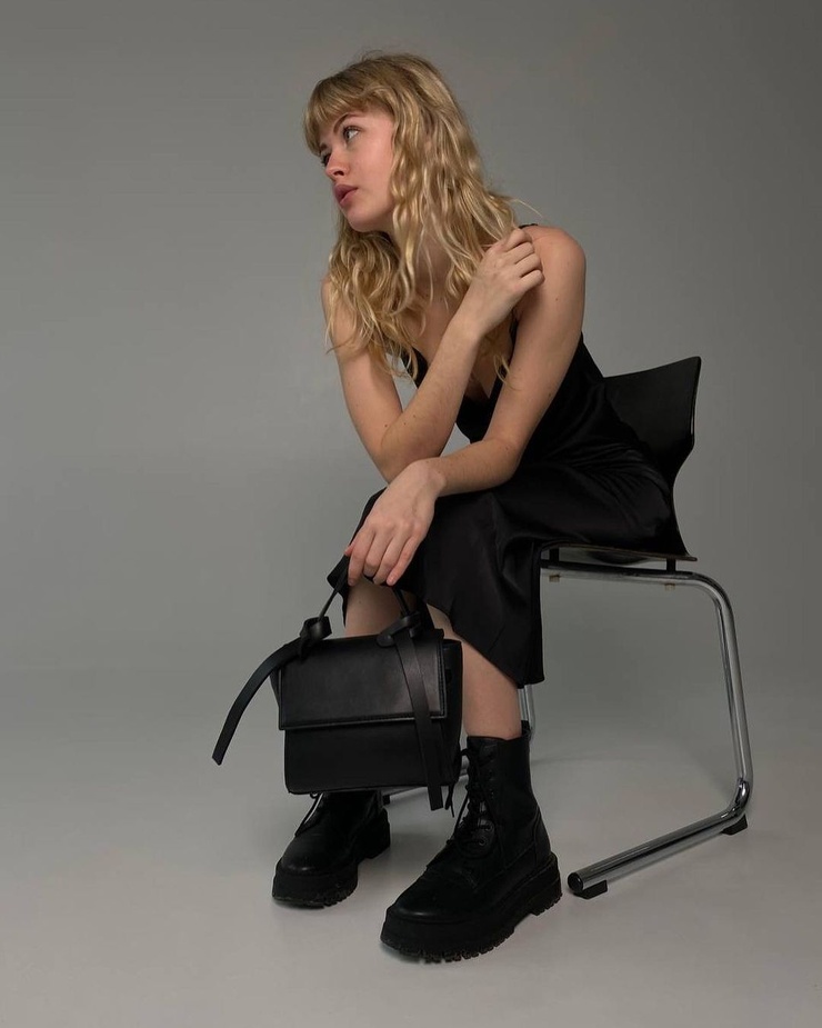 Picture of Luna (model)