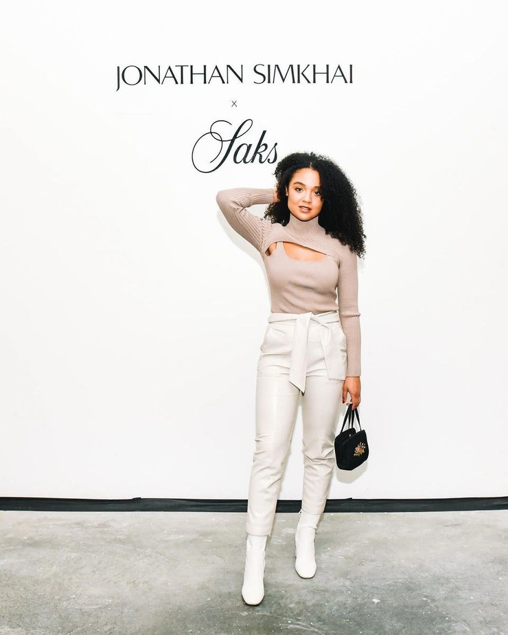 Aisha Dee