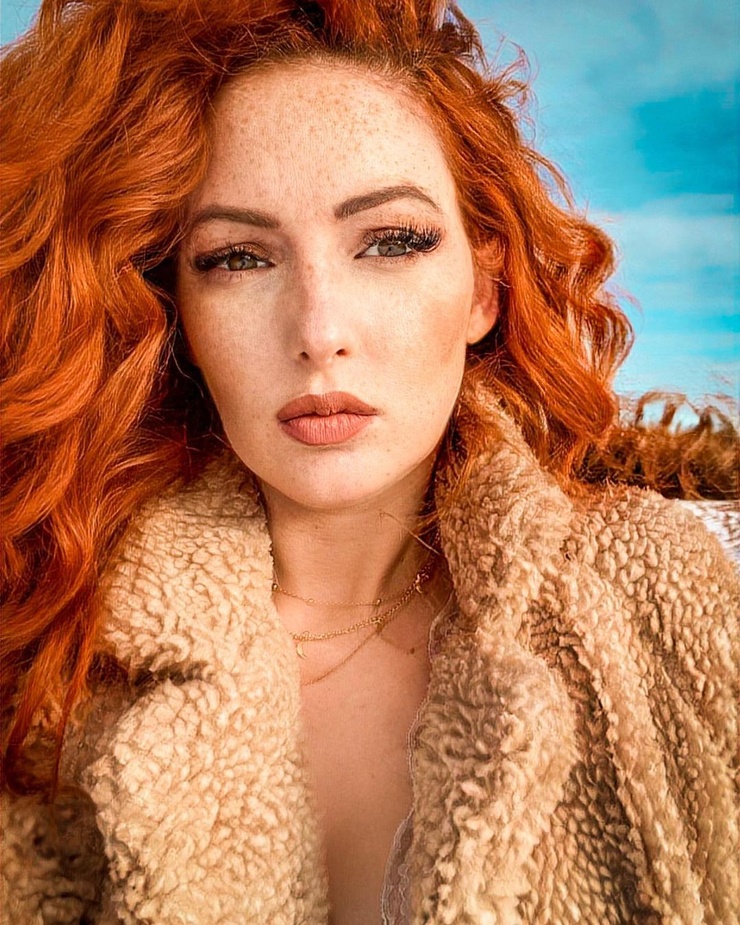 Nicole Simone