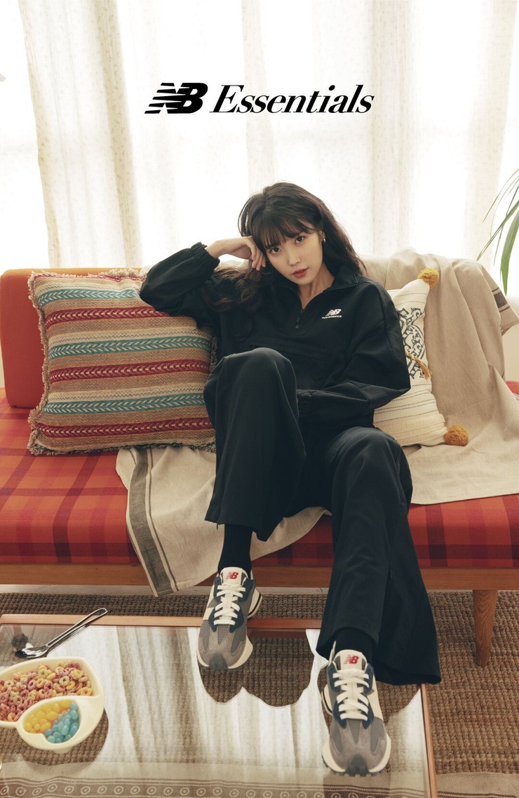 IU