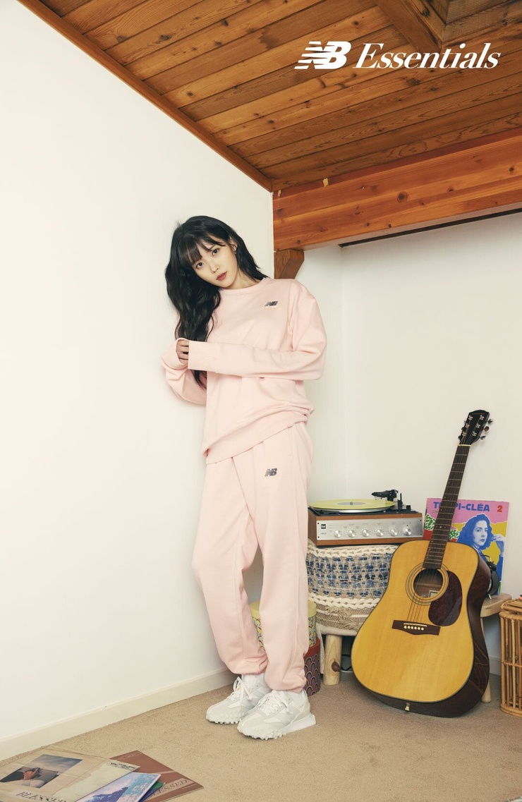 IU