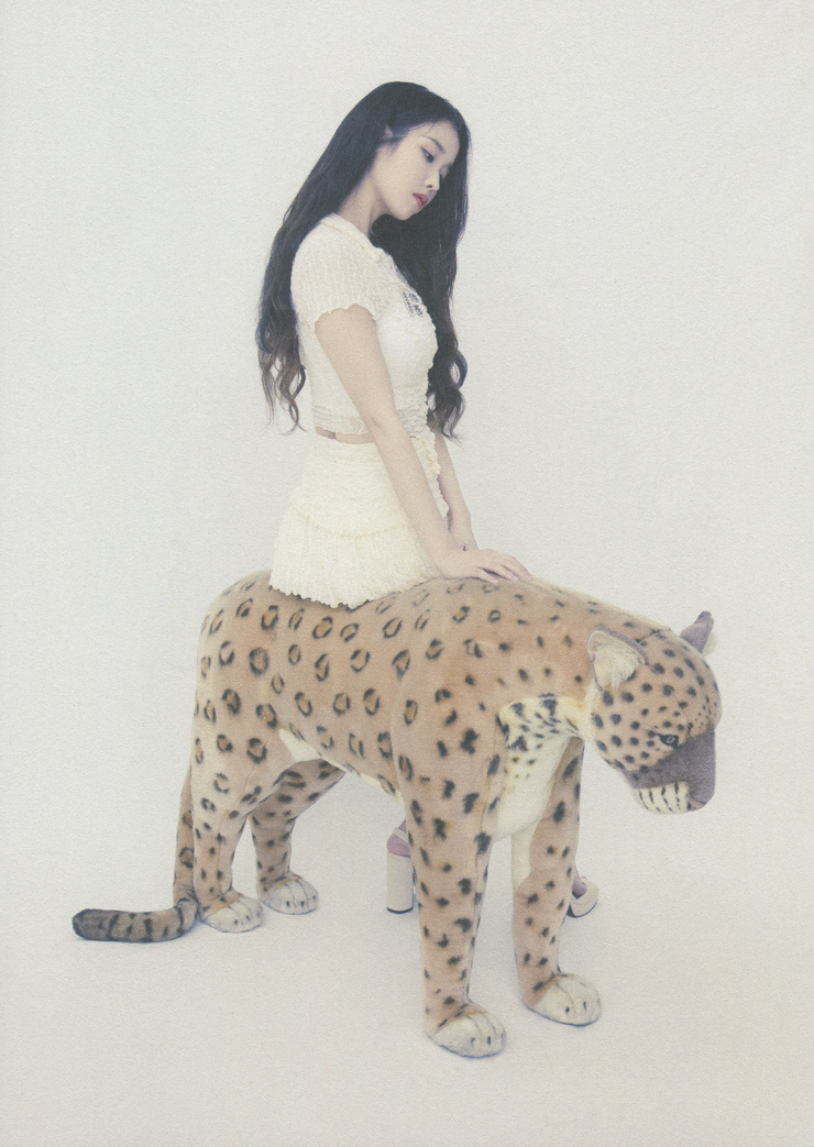IU