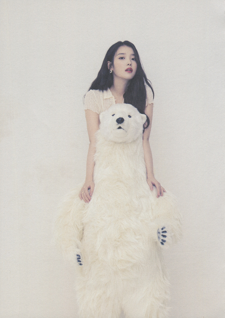 IU