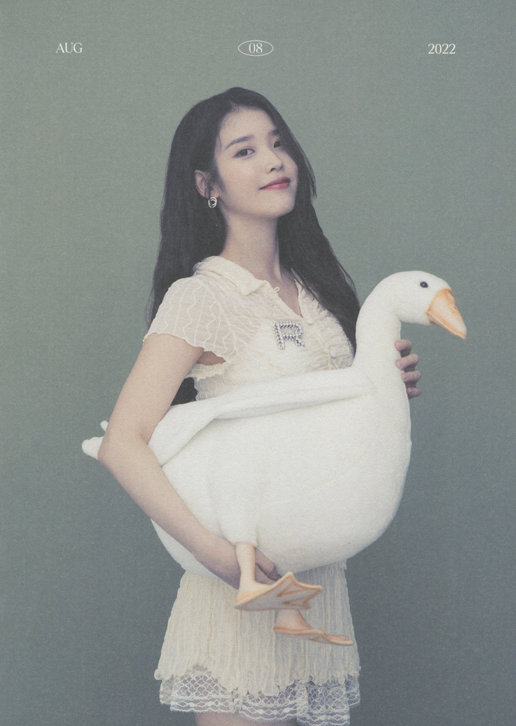IU