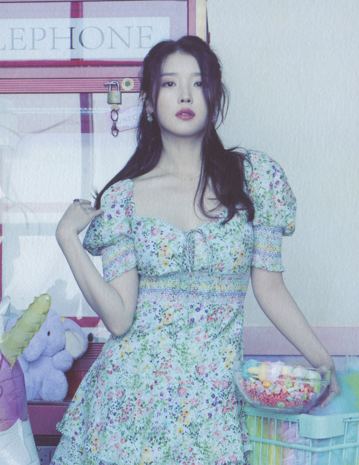 IU