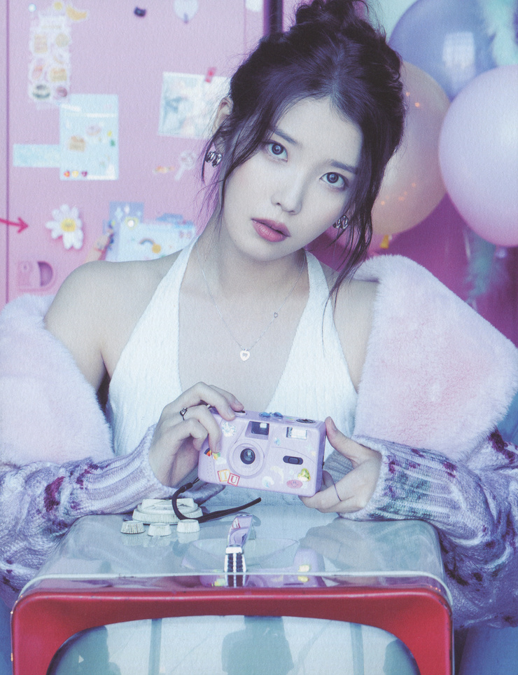 IU