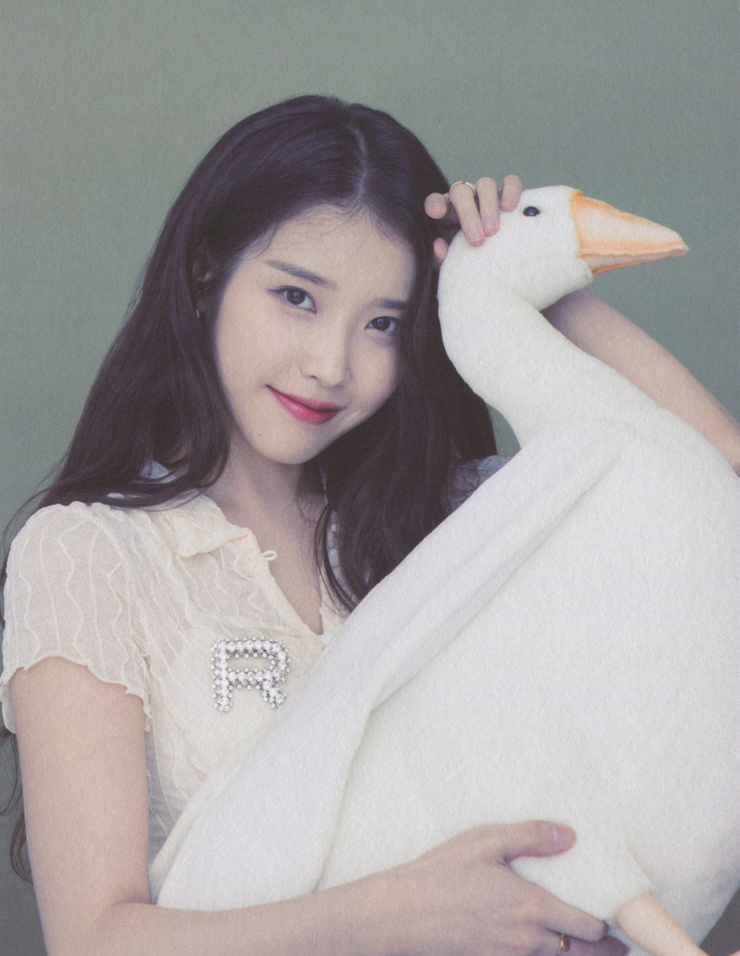 IU