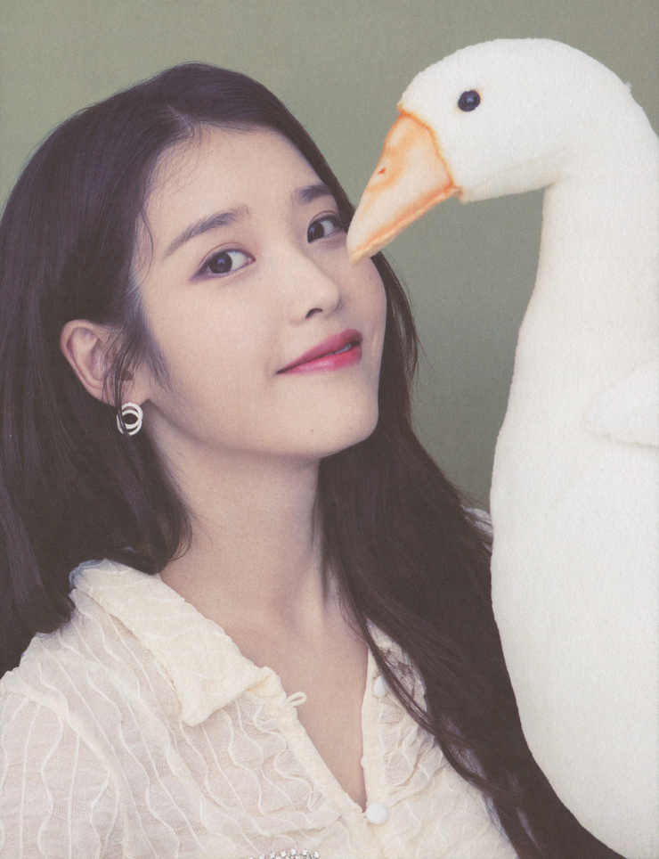 IU