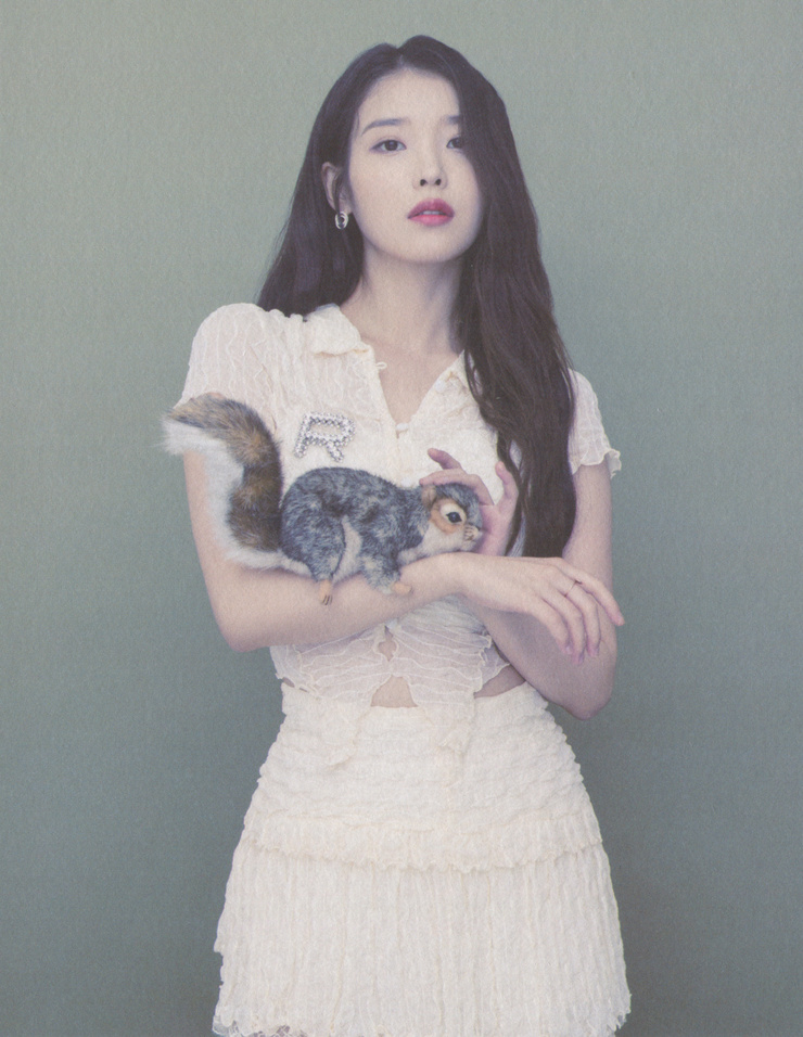 IU