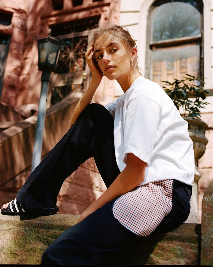 Sydney Walker (model)