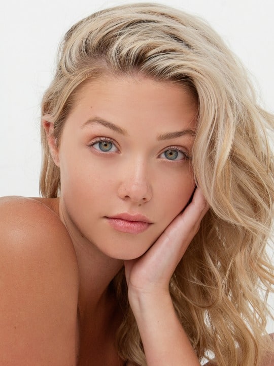 Kaitlyn Hoeffner Kaitlyn Hoeffner