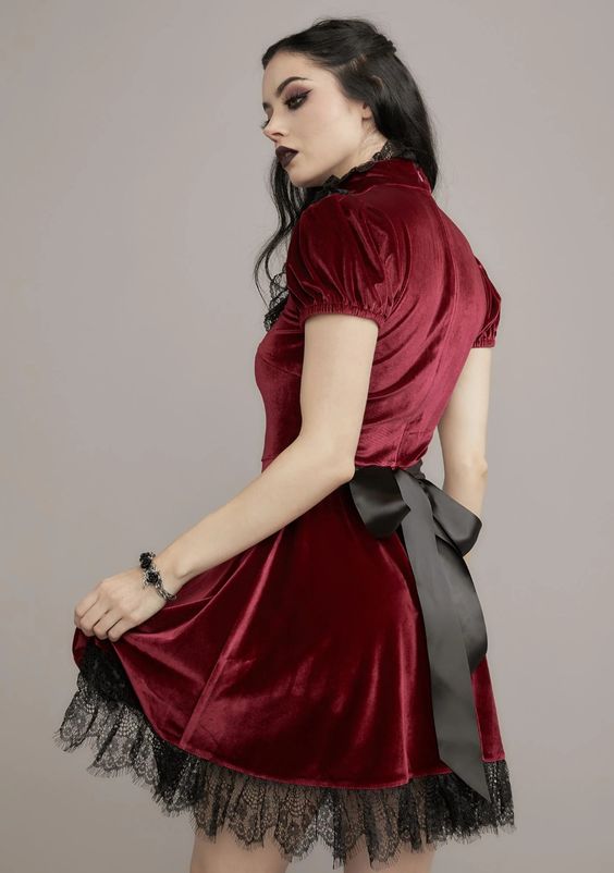 Alina Lee
