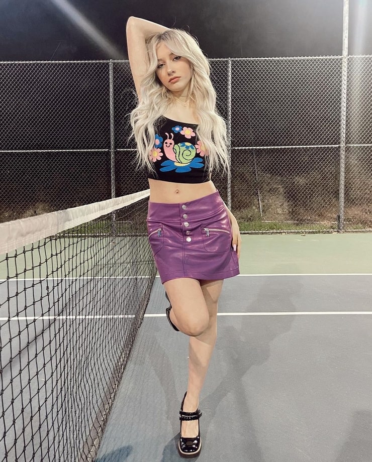Elliana Walmsley Elliana Walmsley