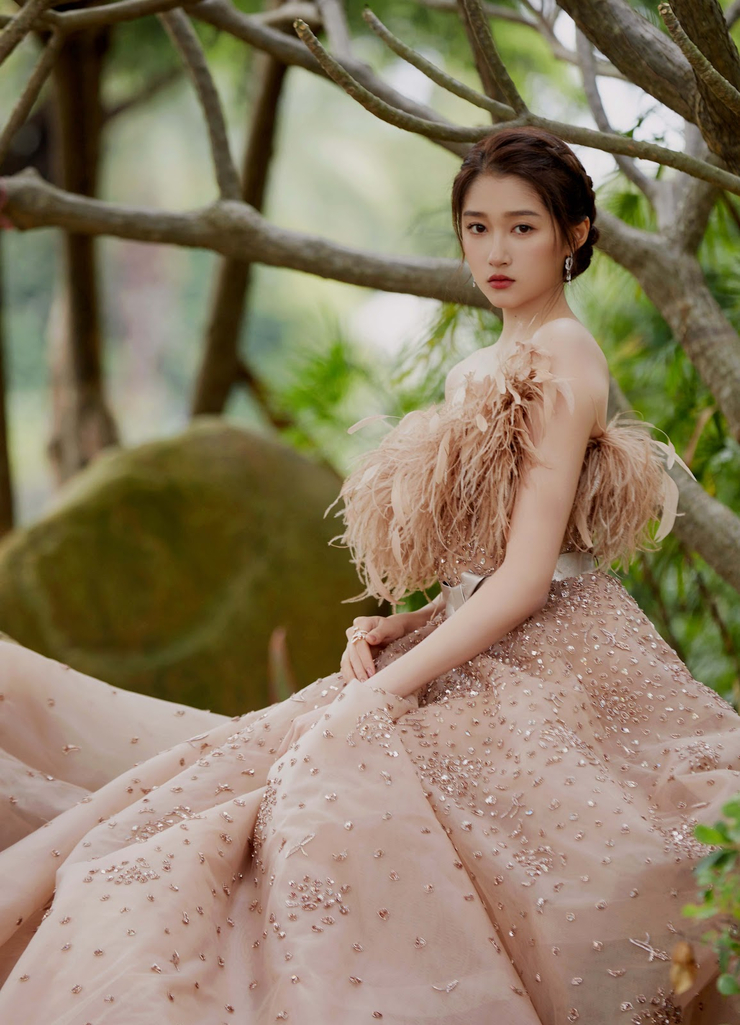 Xiaotong Guan
