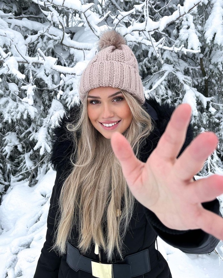 Alina Nitschke Alina Nitschke