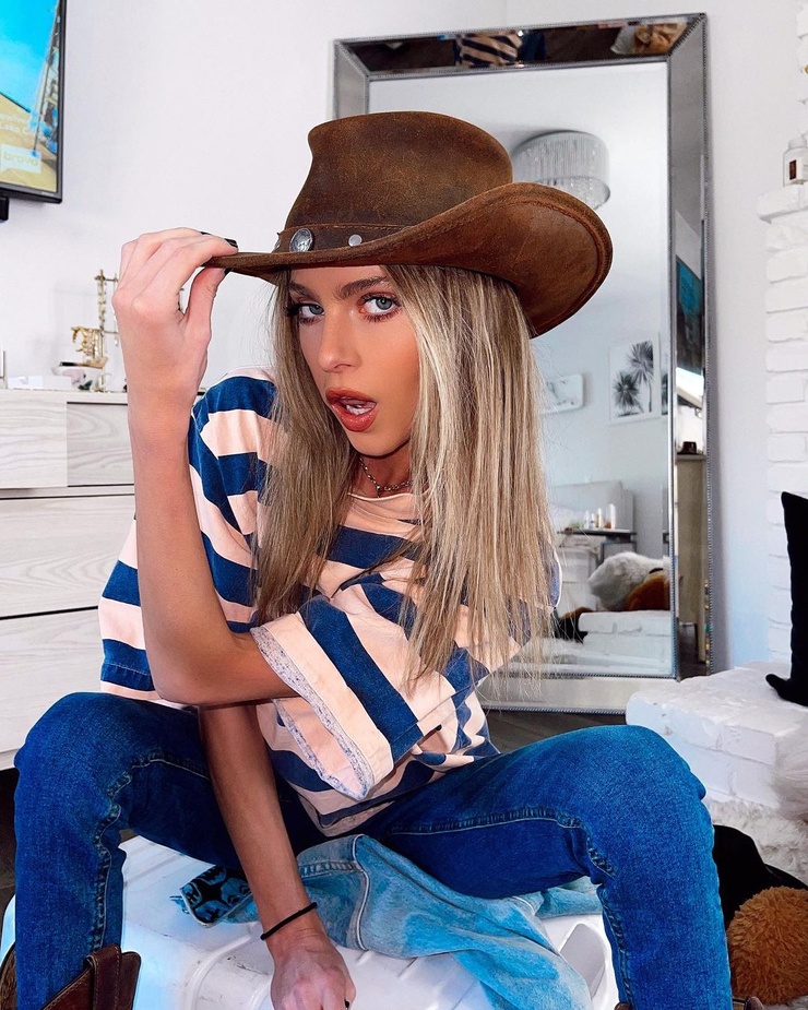 Anne Winters Anne Winters