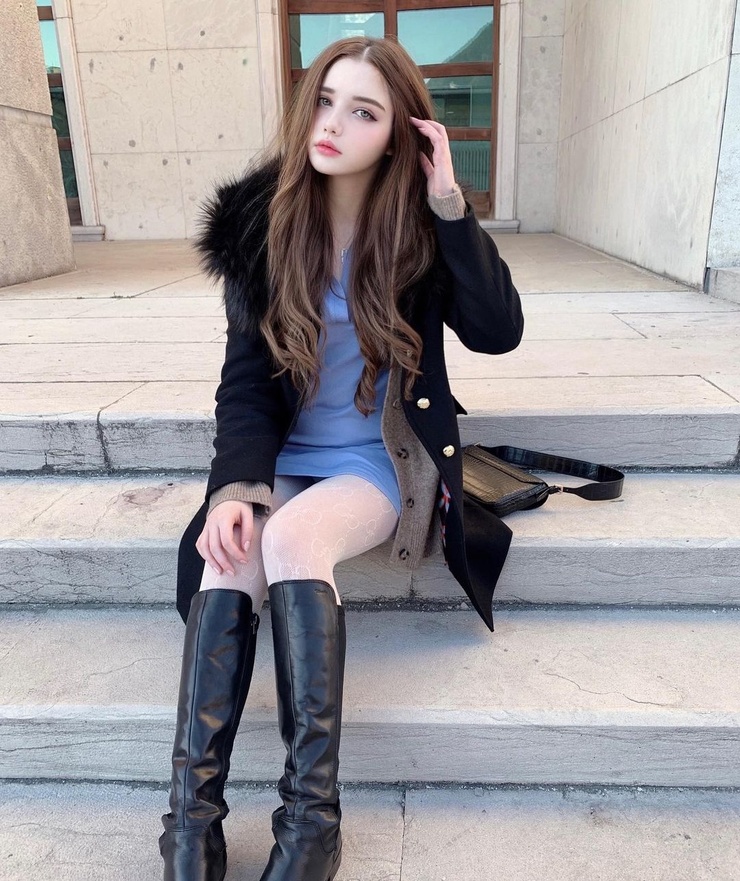 Corina Doll