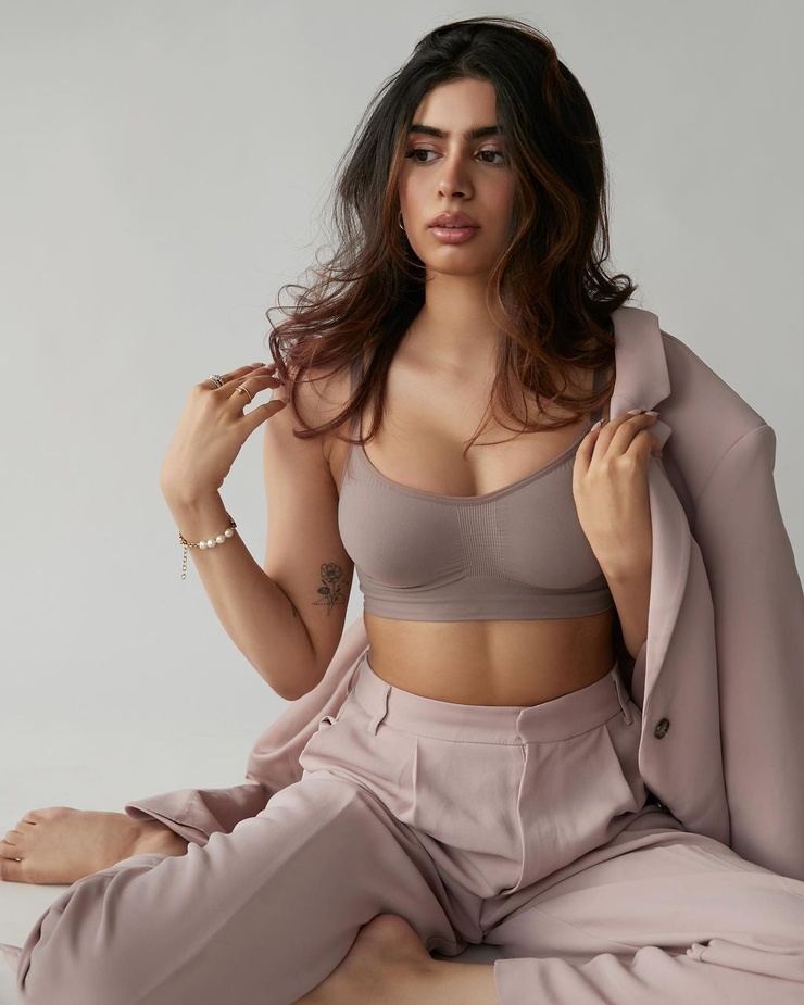 Khushi Kapoor Khushi Kapoor