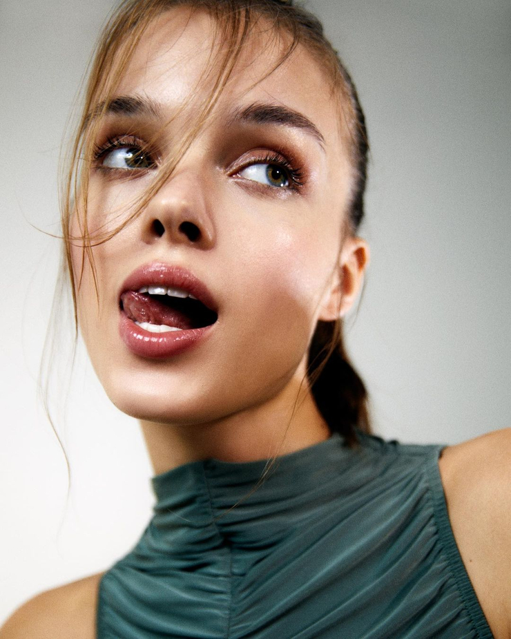 Anna Zak