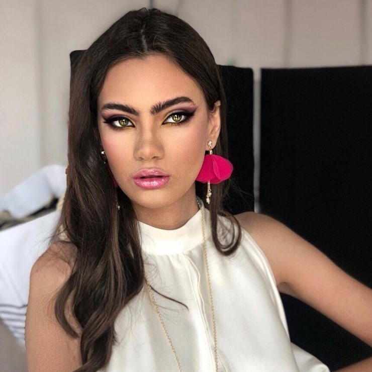 Ana Elena Balosu Ana Elena Balosu