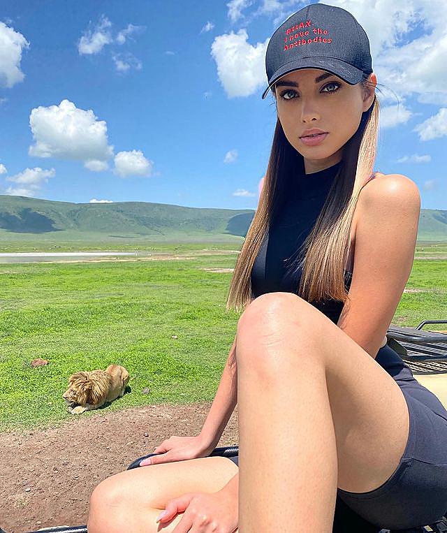 Liza Kovalenkoo Liza Kovalenkoo