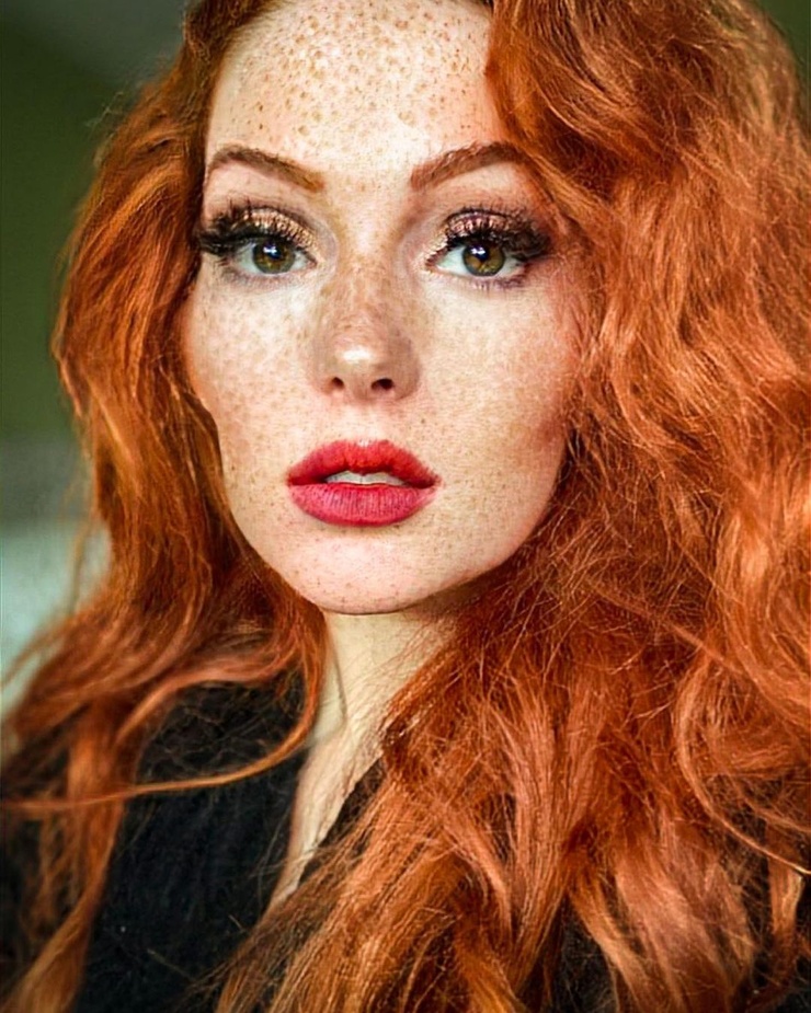 Nicole Simone