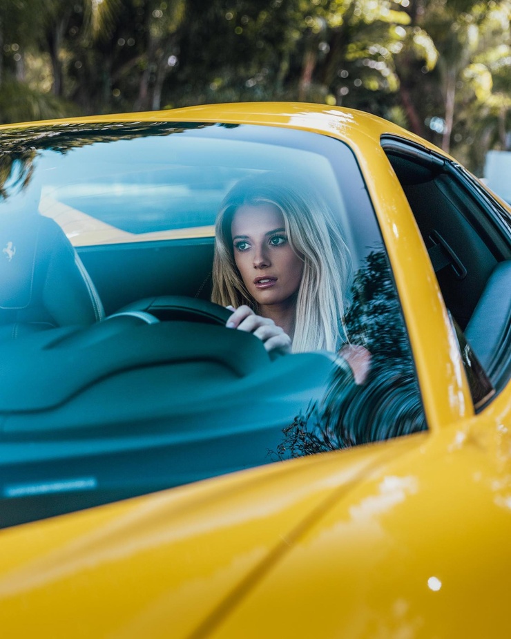 Lindsay Brewer Lindsay Brewer