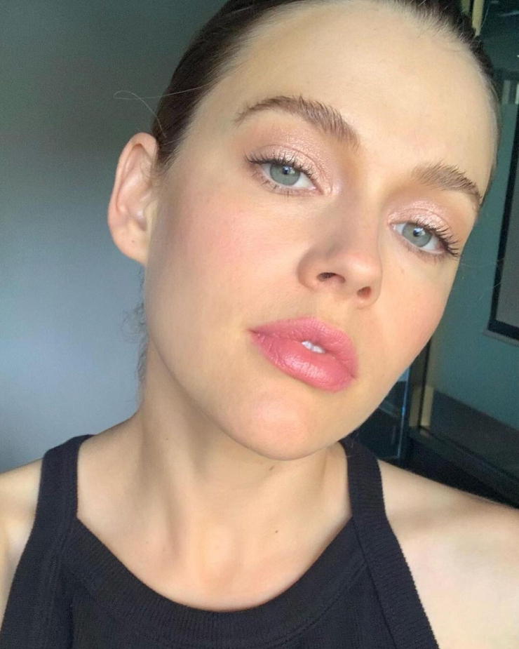 Victoria Lee Victoria Lee