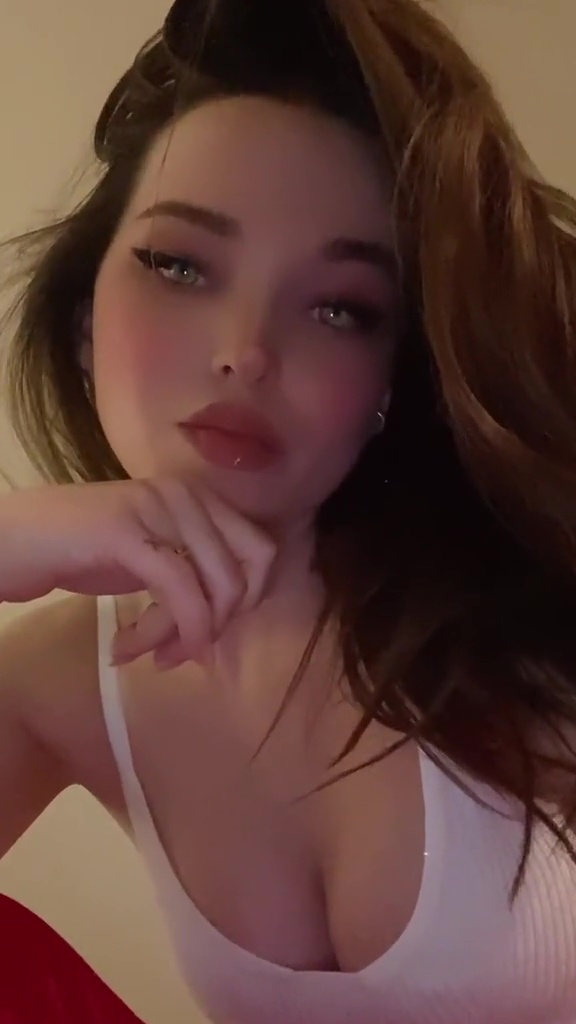 Dove Cameron