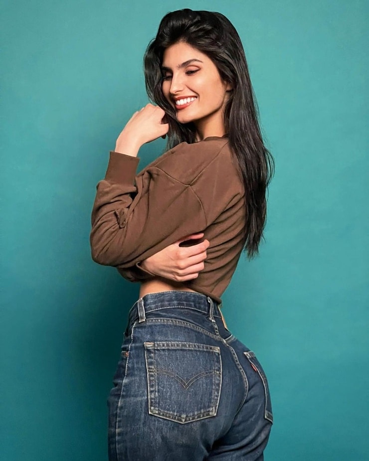 Yael Cohen (model) Yael Cohen (model)