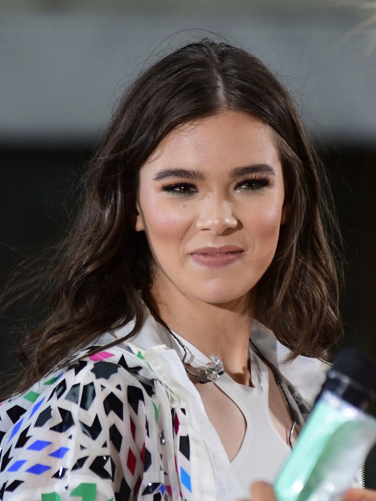 Hailee Steinfeld