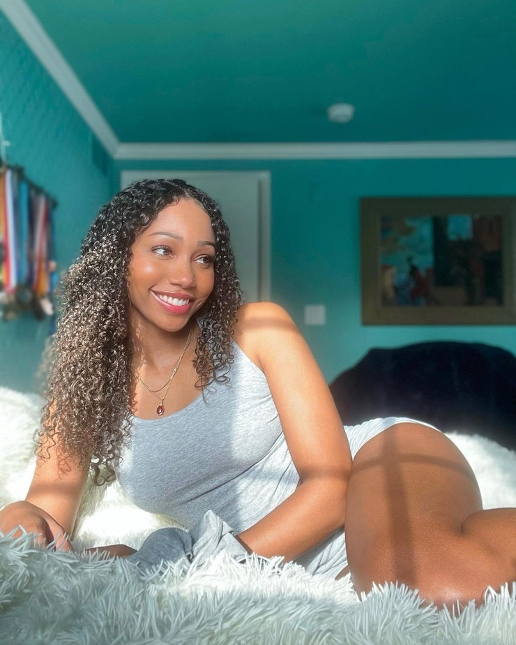 Chloe Foster II