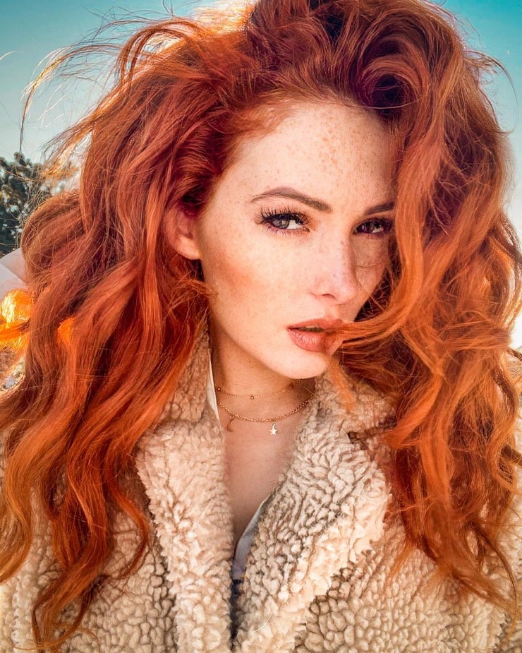 Nicole Simone